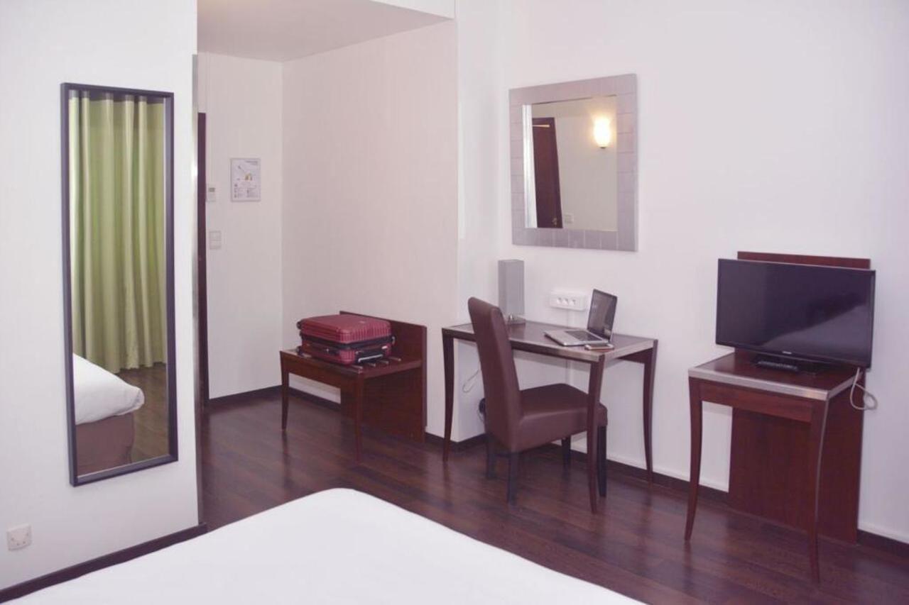 Hotel Du Centre אנמסה מראה חיצוני תמונה